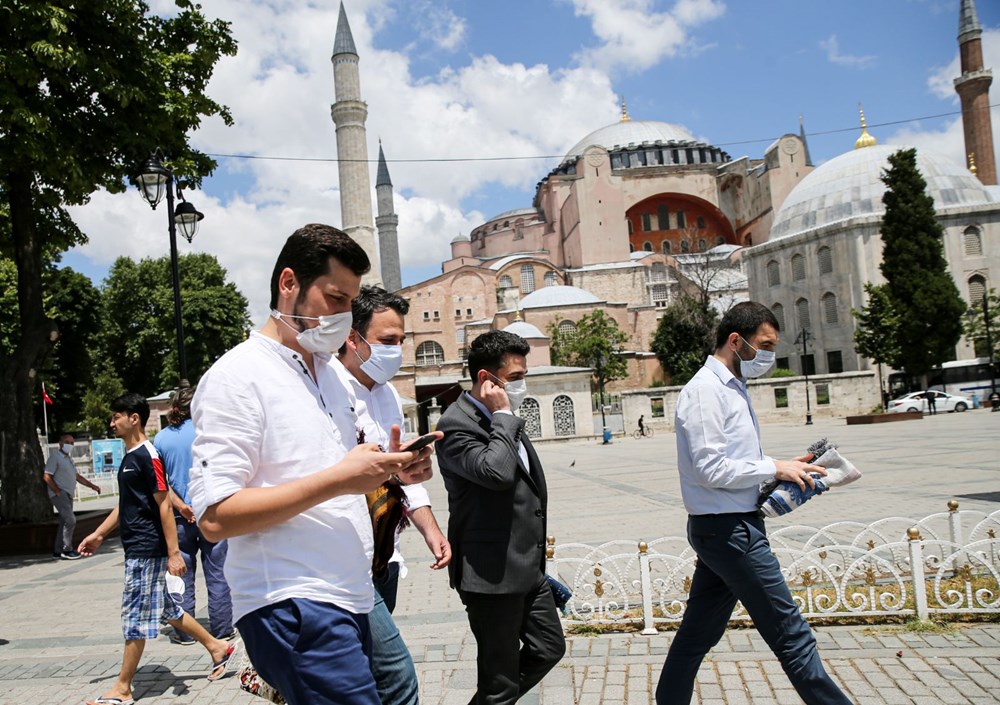 Ayasofya önünde güvenlik önlemi (Ayasofya'da ibadetin yolu açıldı) - 1