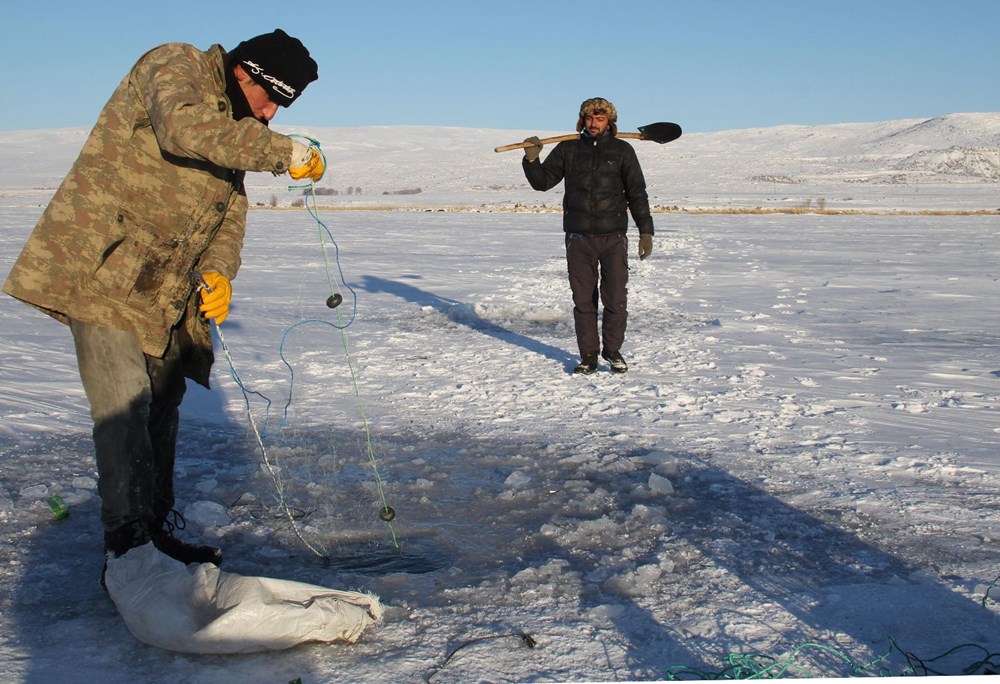 Donan Çıldır Gölü'nde Eskimo usulü balık avı - 5