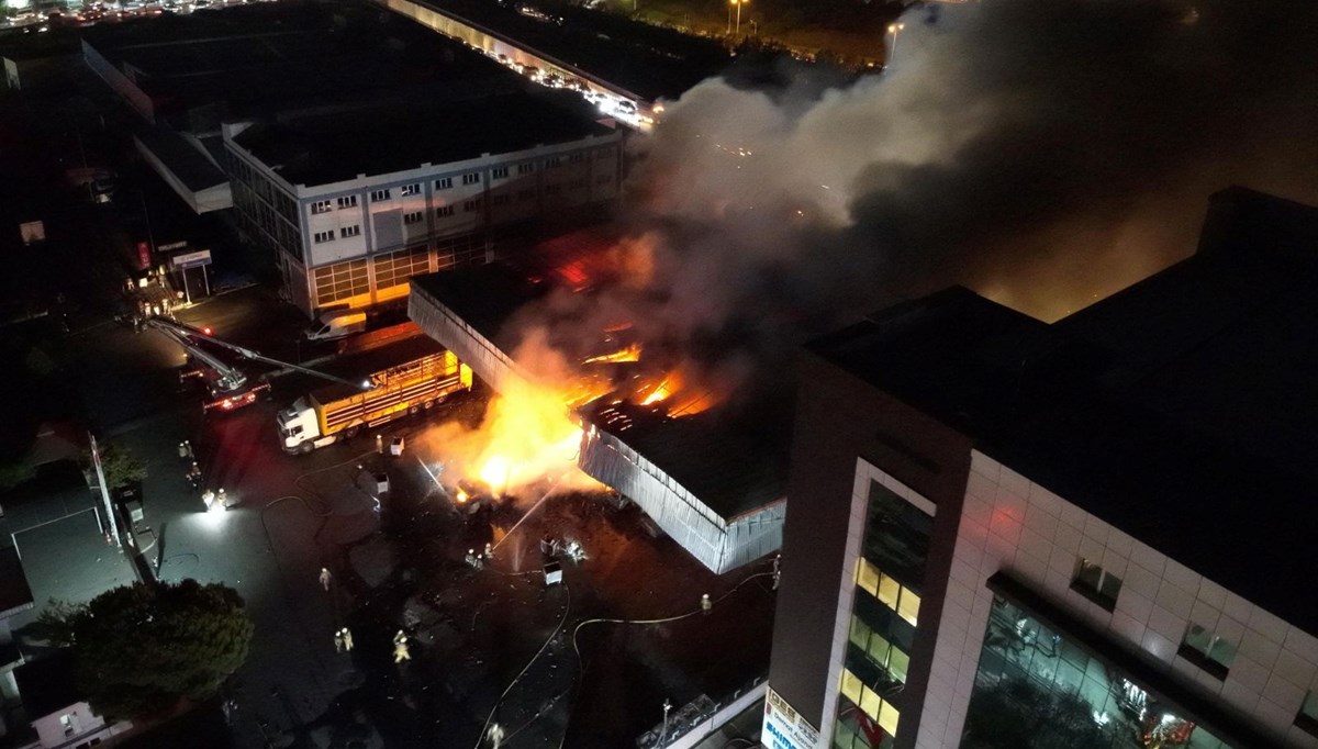 Başakşehir'de sanayi sitesinde yangın