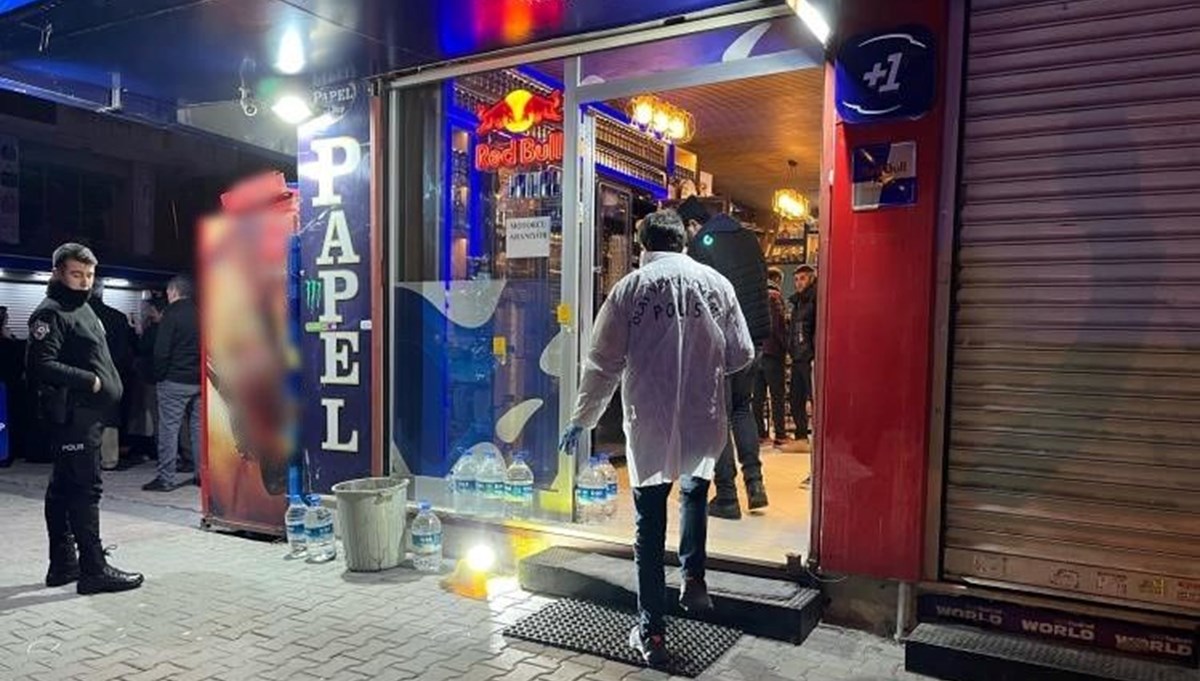 Esenyurt’ta tekel bayisine kurşun yağmuru