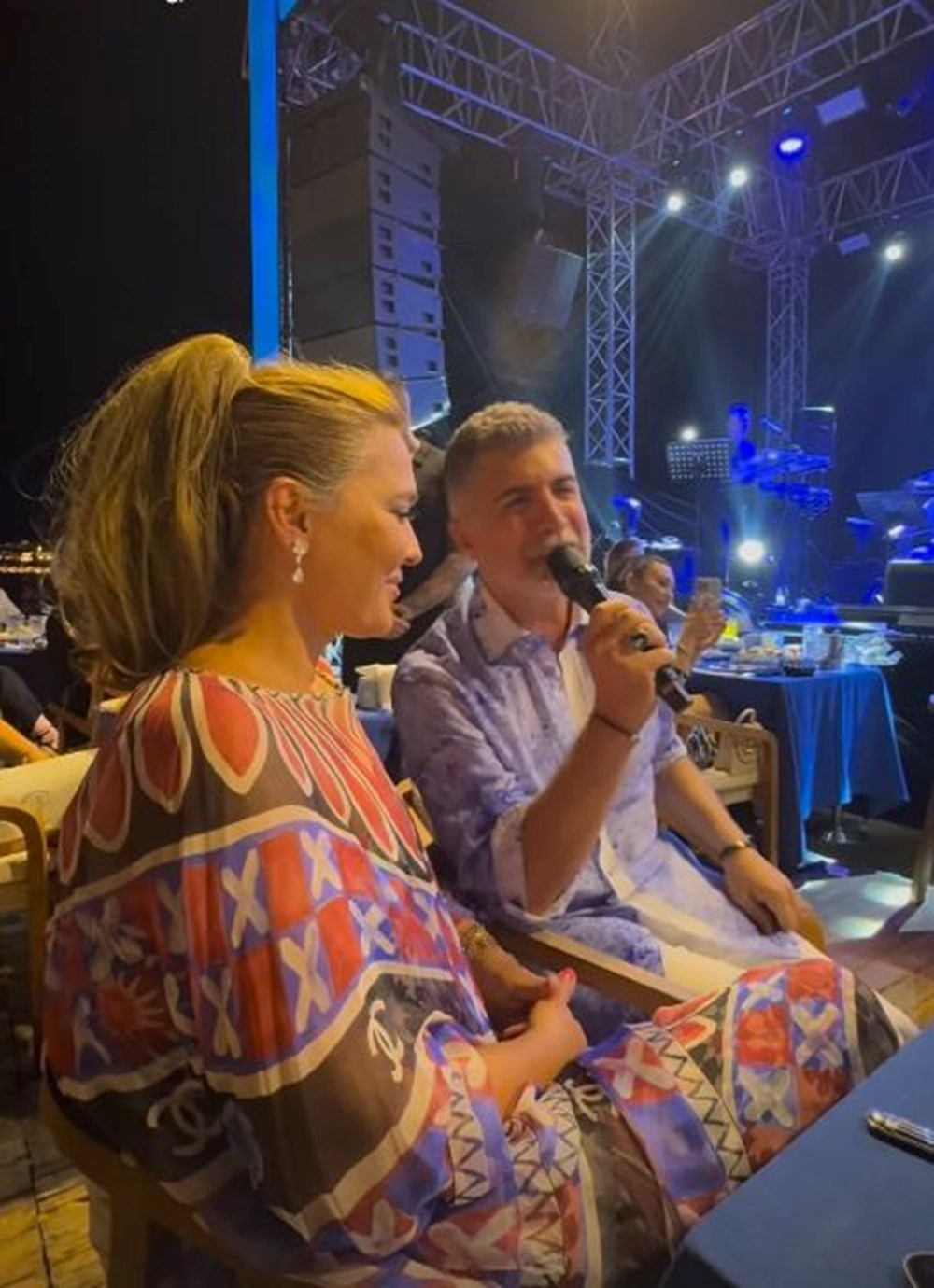 Ünlü isimlerin tatil anıları: Hep mutlu ol arkadaşım - 4
