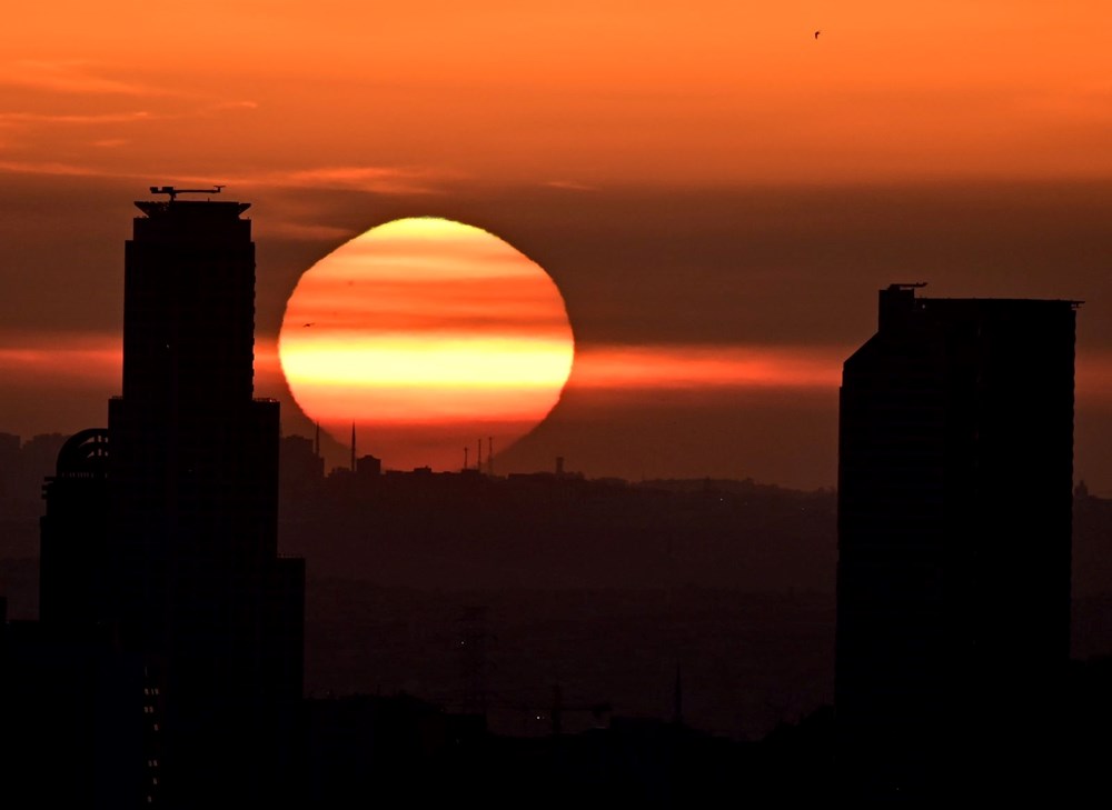 İstanbul’da güneş yakacak! AKOM saat verip yüksek sıcaklık
uyarısı yaptı - 4