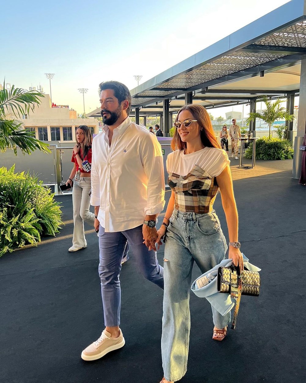 Fahriye Evcen ile Burak Özçivit, Formula 1 yarışları için Abu Dabi'de - 2