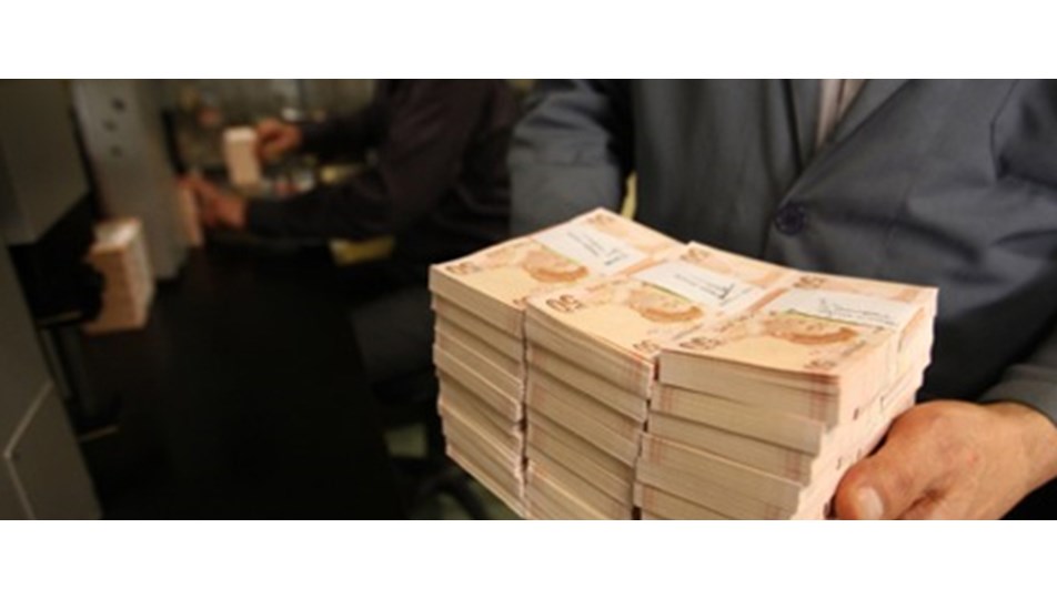Her dakika 380 bin lira vergi ödüyoruz