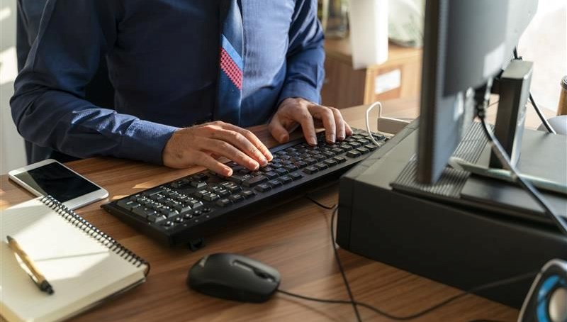 Masa altı fotoğrafa 12 yıl hapis