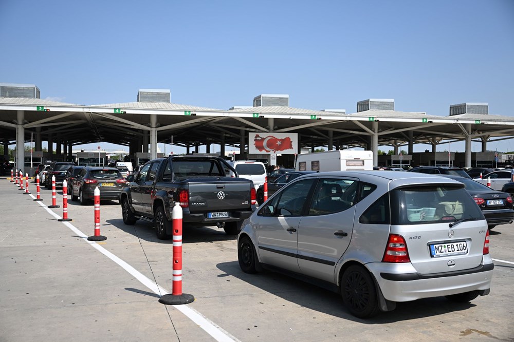 Gurbetçi akını devam ediyor: 295 bin 979 araç giriş yaptı - 9