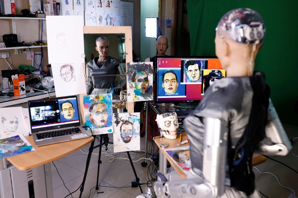 Robot Sophia’nın yaptığı tablo 688 bin 888 dolara satıldı - 9
