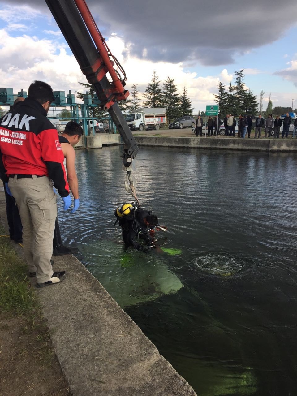 Eskişehir'de araç sulama kanalına devrildi: 2 ölü - 1