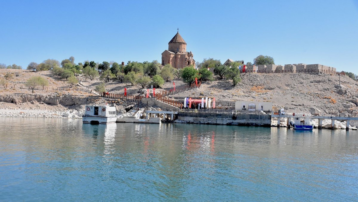 Akdamar Ayini yapıldı