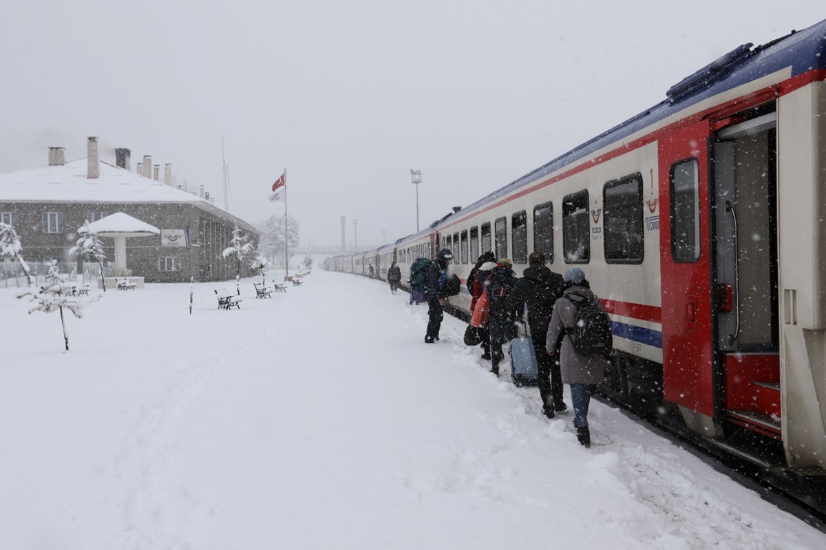 Bakanlık duyurdu: Ankara-Tatvan turistik treni seferlere başlıyor