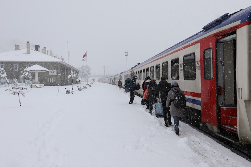 Bakanlık duyurdu: Ankara-Tatvan turistik treni seferlere başlıyor - 1