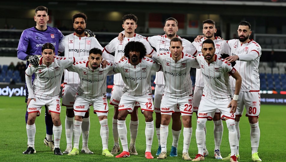 Sivasspor'dan Göztepe maçında kadın taraftarlara büyük jest