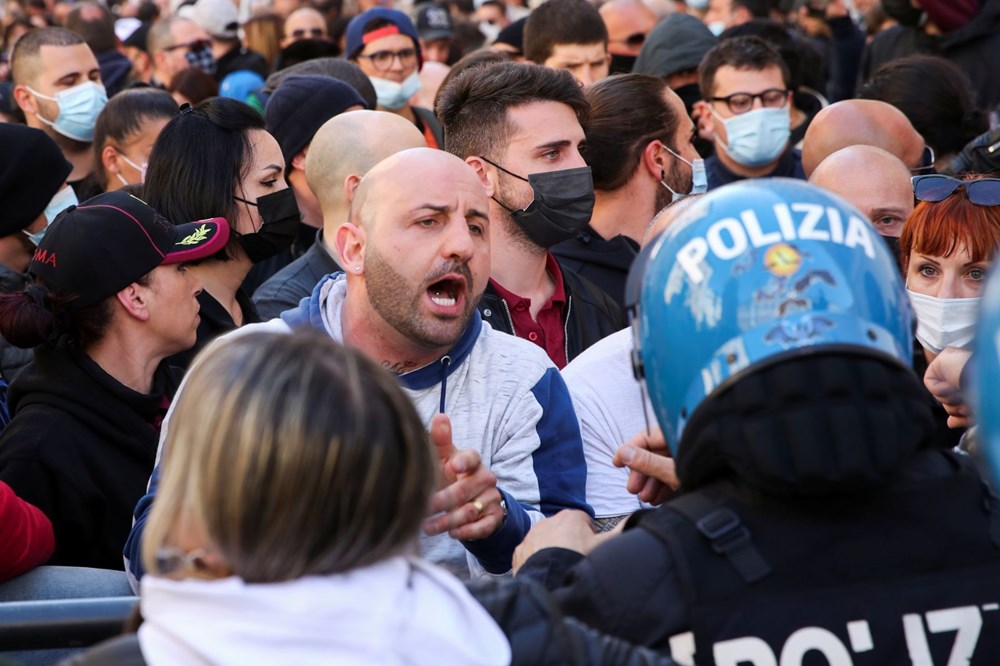 Tradesmen protest for 'restriction' in Italy - 14