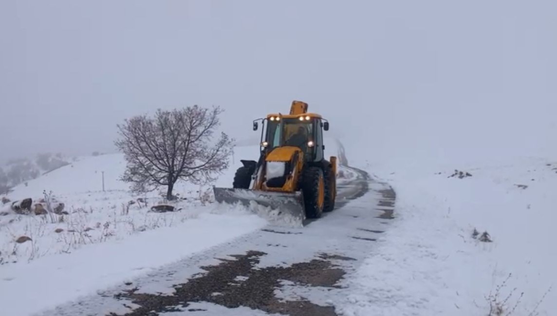 Tunceli'de 40 köy yolu ulaşıma kapandı