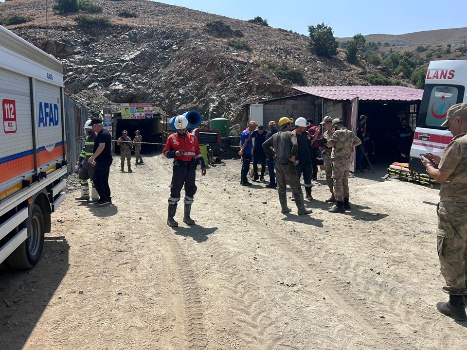 Elazığ'da maden ocağında göçük: Bir işçi mahsur kaldı - 1