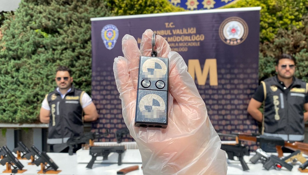 Araç kumandası görünümlü suikast tabancası Araç kumandası görünümlü suikast tabancası