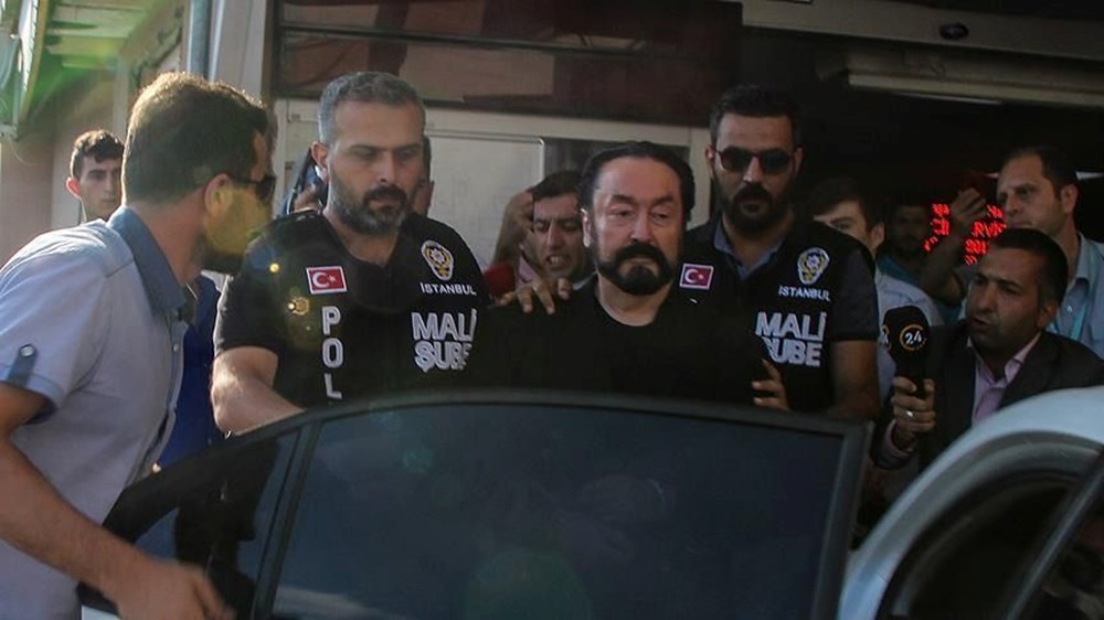 Adnan Oktar davasında ilginç anlar: "Özledik seni, aşkım beyaz sana çok yakışmış" - 5