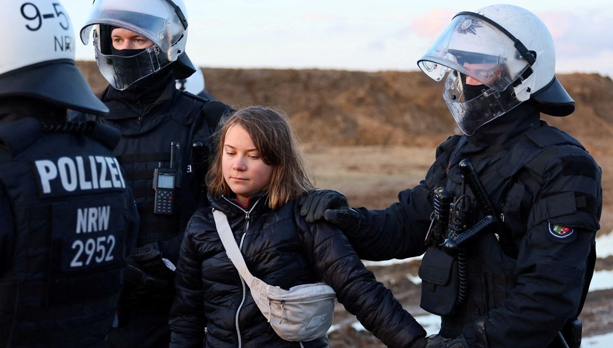 İsrail, Gazze'ye destek veren Greta Thunberg'i müfredattan siliyor İsrail, Gazze'ye destek veren Greta Thunberg'i müfredattan siliyor