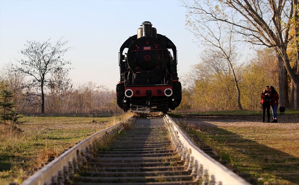 Edirne'de eski tren garı ve kara tren, sonbaharda fotoğraf tutkunlarının gözdesi - 4