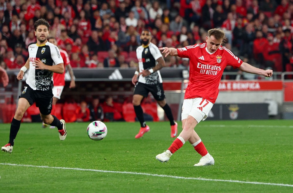 Muhteşem Lig'den "yüksek meblağlara" giden futbolcular ne durumda? Kimi grubunu taşıyor kimi ise mühlet bulamıyor 83 OkVnehpGyUiYOI0cO1 HEQ