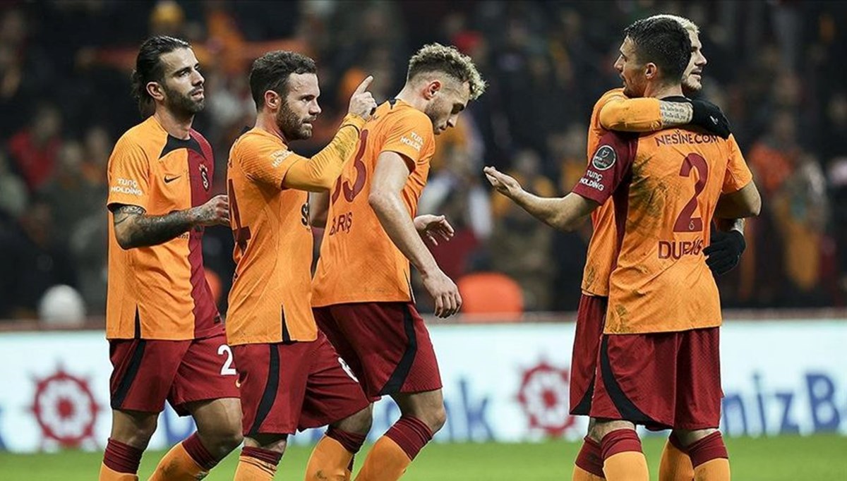 Galatasaray'da yerli oyuncular süre alamıyor