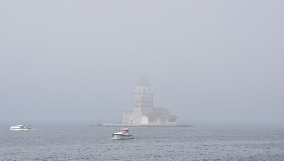 İstanbul'da güne sisle uyandı