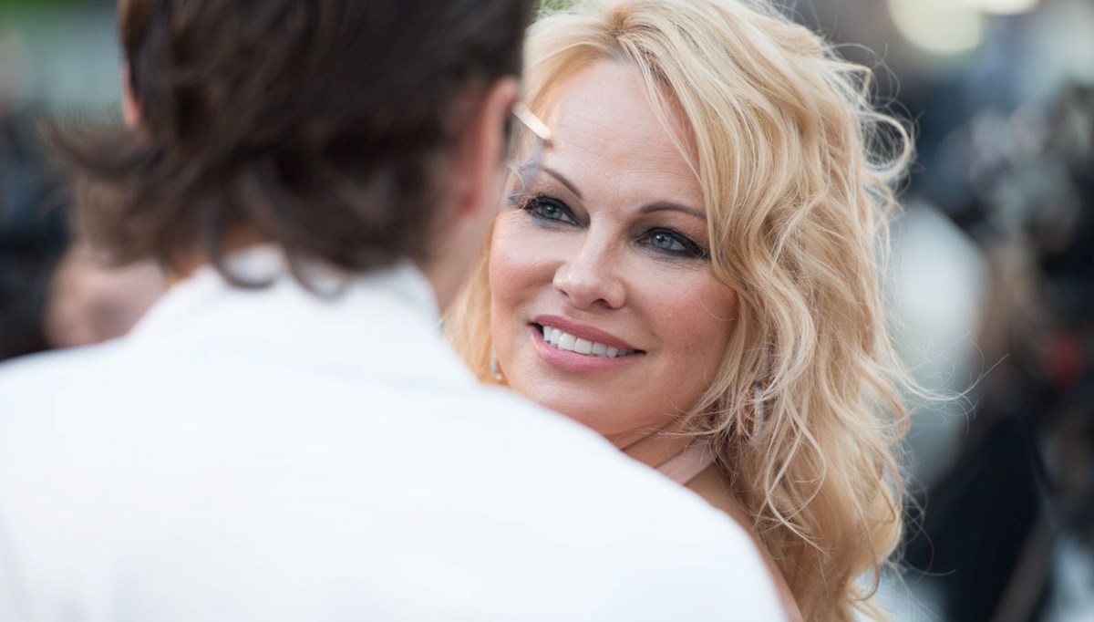 Pamela Anderson, dördüncü eşi Dan Hayhurst'ten boşanıyor