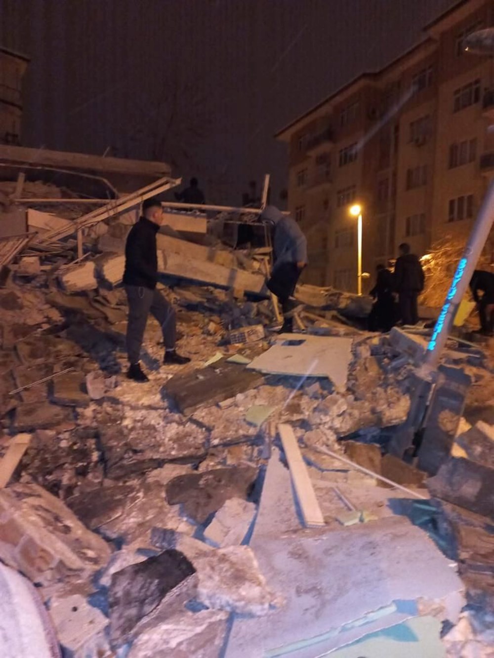 Kahramanmaraş'ta 7,4 büyüklüğünde deprem - 18