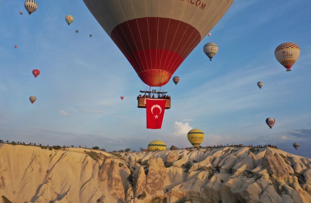 Kapadokya'da balonlar 23 Nisan için Türk bayraklarıyla havalandı 74 Ooh whumokKP0ZWo Tn4 Q