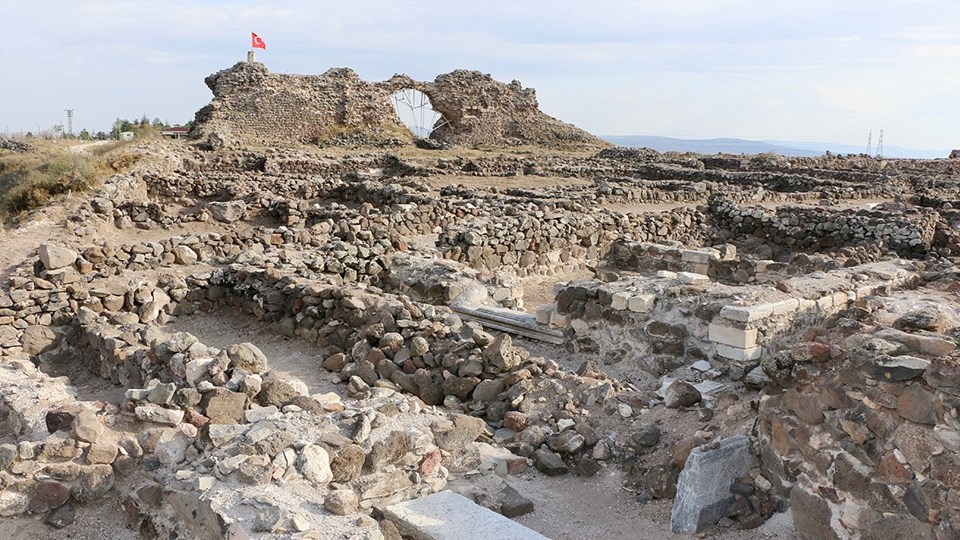 Osmanlı�nın �ilk�lerinin yaşandığı yerleşim Karacahisar Kalesi NTV