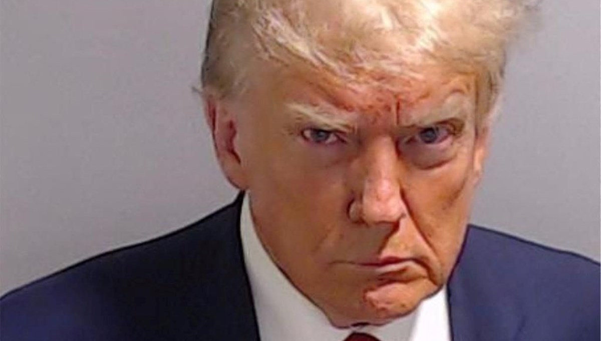Donald Trump'ın sabıka fotoğrafı ticarete dönüştü Donald Trump'ın sabıka fotoğrafı ticarete dönüştü