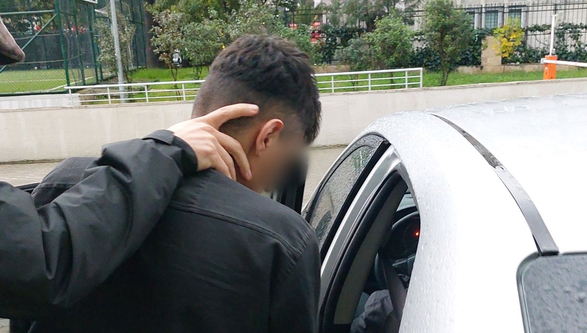 Otobüsünden inerken eroin ve kokain ile yakalandı Otobüsünden inerken eroin ve kokain ile yakalandı