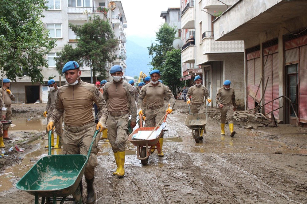 Artvin'de sel afetinin bilançosu ağır: 39 yapı yıkıldı,1459'u hasarlı - 12