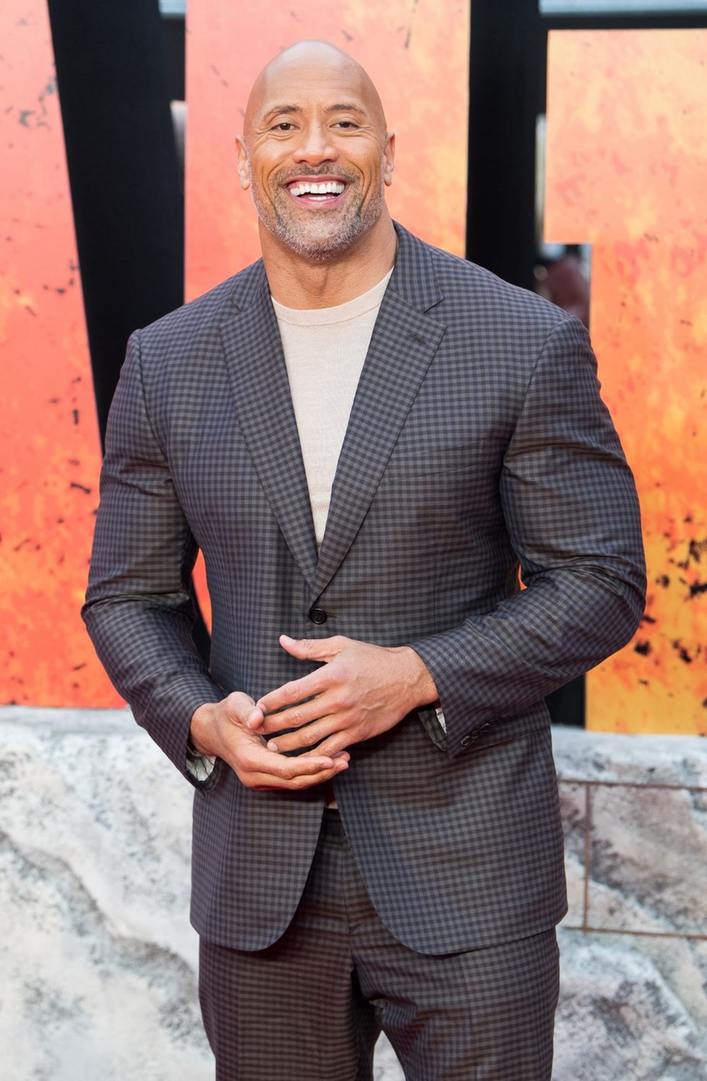 Dwayne Johnson güvenlik kapısını elleriyle söktü - 2