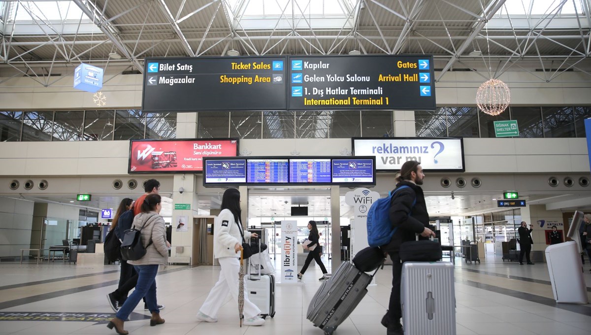 2023, Antalya'da en yoğun hava trafiğinin yaşandığı yıl oldu 2023, Antalya'da en yoğun hava trafiğinin yaşandığı yıl oldu