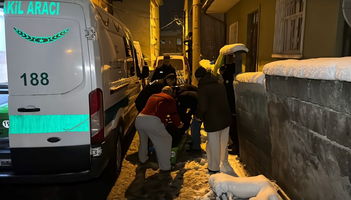 Sobadan sızan gaz emekli öğretmen kardeşleri ayırdı Sobadan sızan gaz emekli öğretmen kardeşleri ayırdı