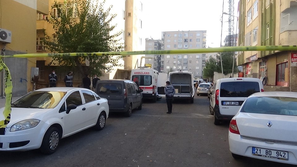 Diyarbakır'da baba dehşeti: 1 ölü, 2 yaralı - 1