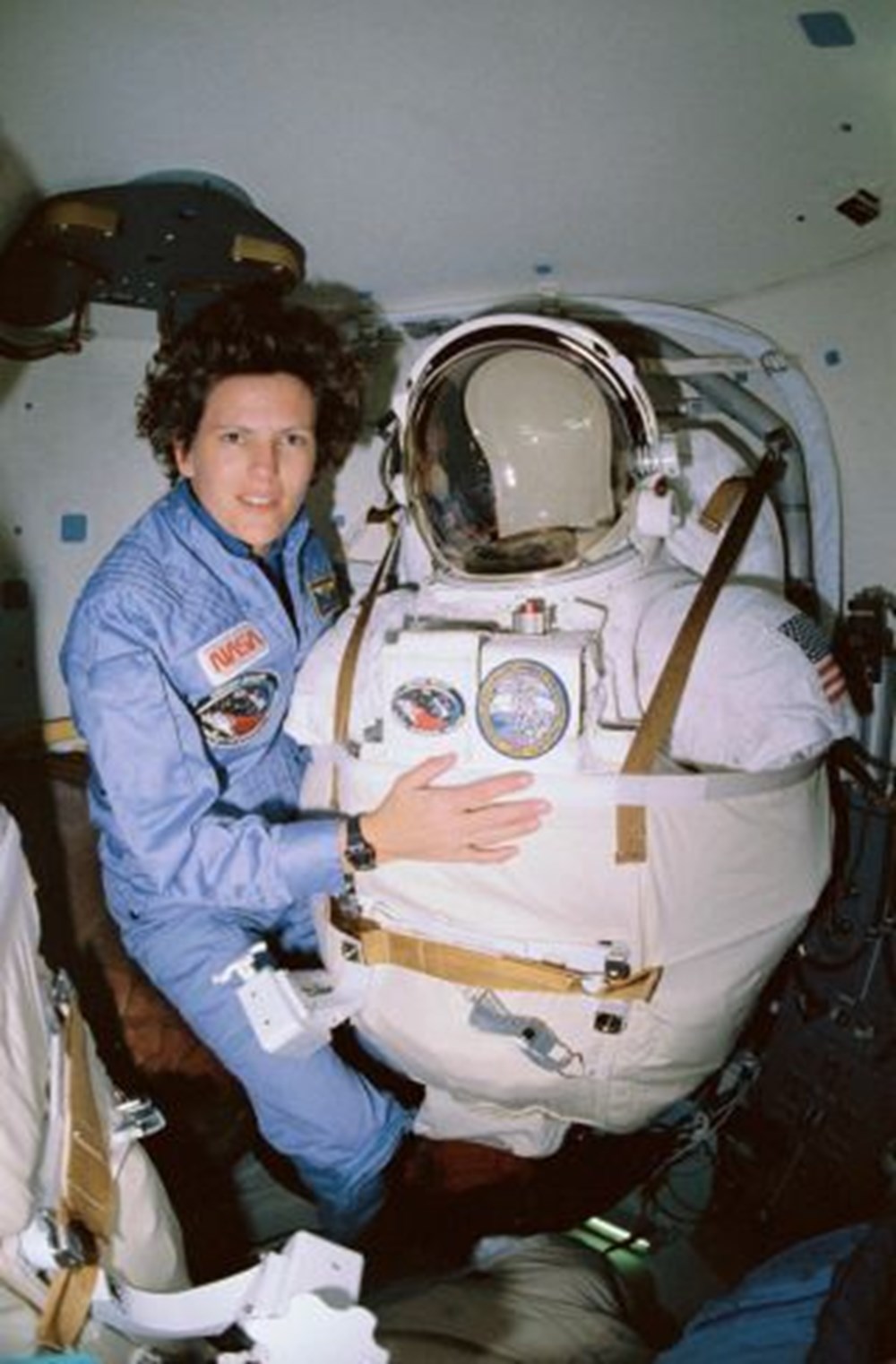 Uzayda yürüyen ilk ABD’li kadın astronot yeniden tarih yazdı - 10