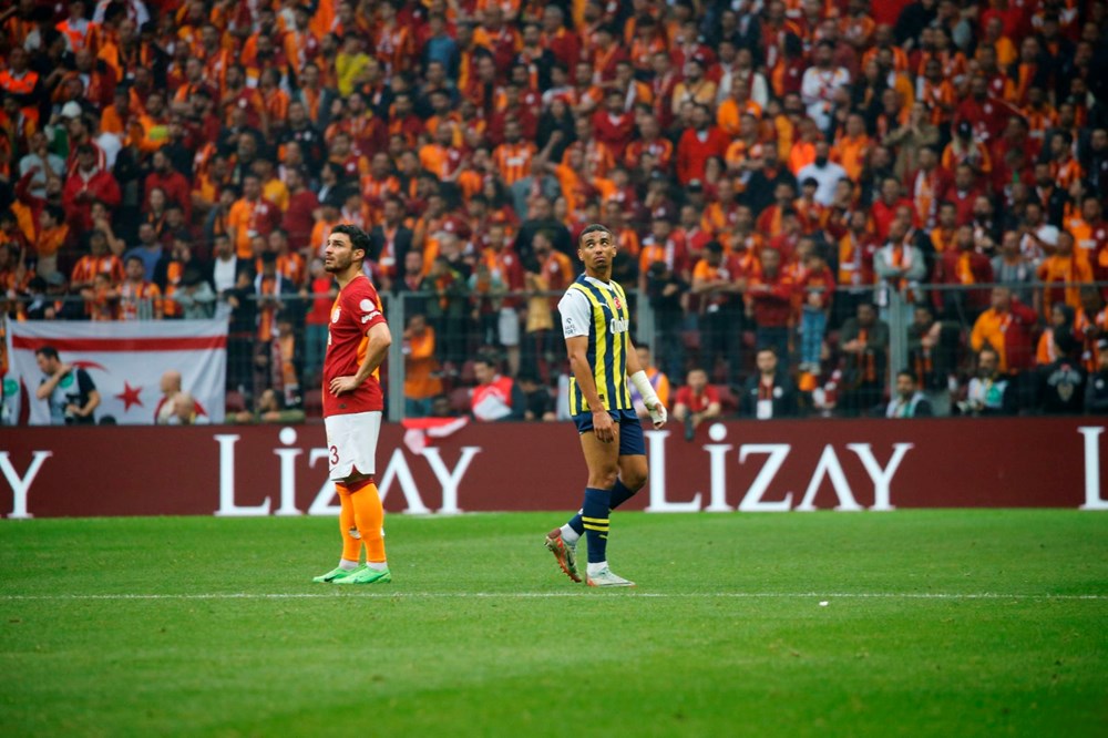 Fenerbahçe, derbide Galatasaray'ı yendi: Süper Lig'de şampiyonluk son haftaya kaldı - 10