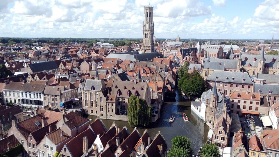 Brugge sakinleri, turist yoğunluğundan şikayetçi - 1