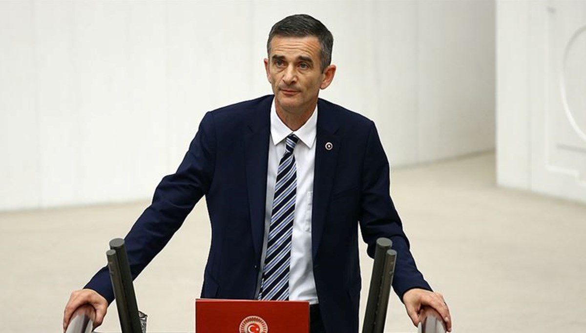 İYİ Parti'de Ümit Dikbayır'ın ihracı istendi İYİ Parti'de Ümit Dikbayır'ın ihracı istendi