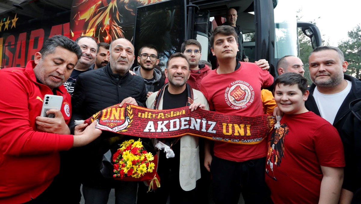 Okan Buruk ile taraftarlar arasında dikkat çeken diyalog: 