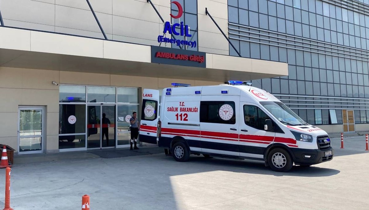Üzerine kurbanlık devrildi, ağır yaralandı