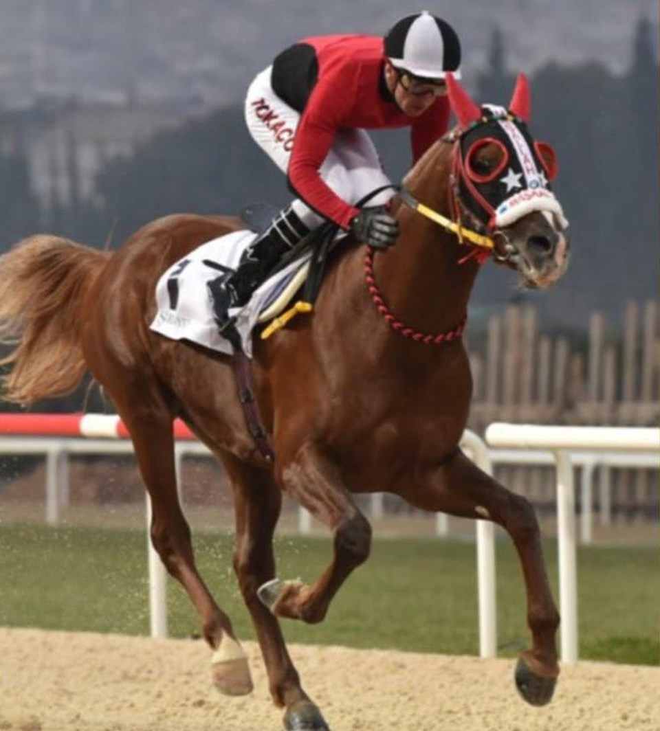 Gazi Koşusu sırasında bileği kırılan atın jokeyi Tokaçoğlu: Talihsiz bir kaza - 1