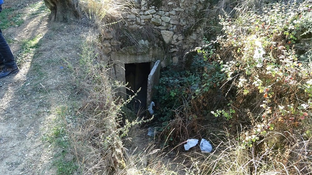 2500 yıllık mezar oda gizemini koruyor - 1