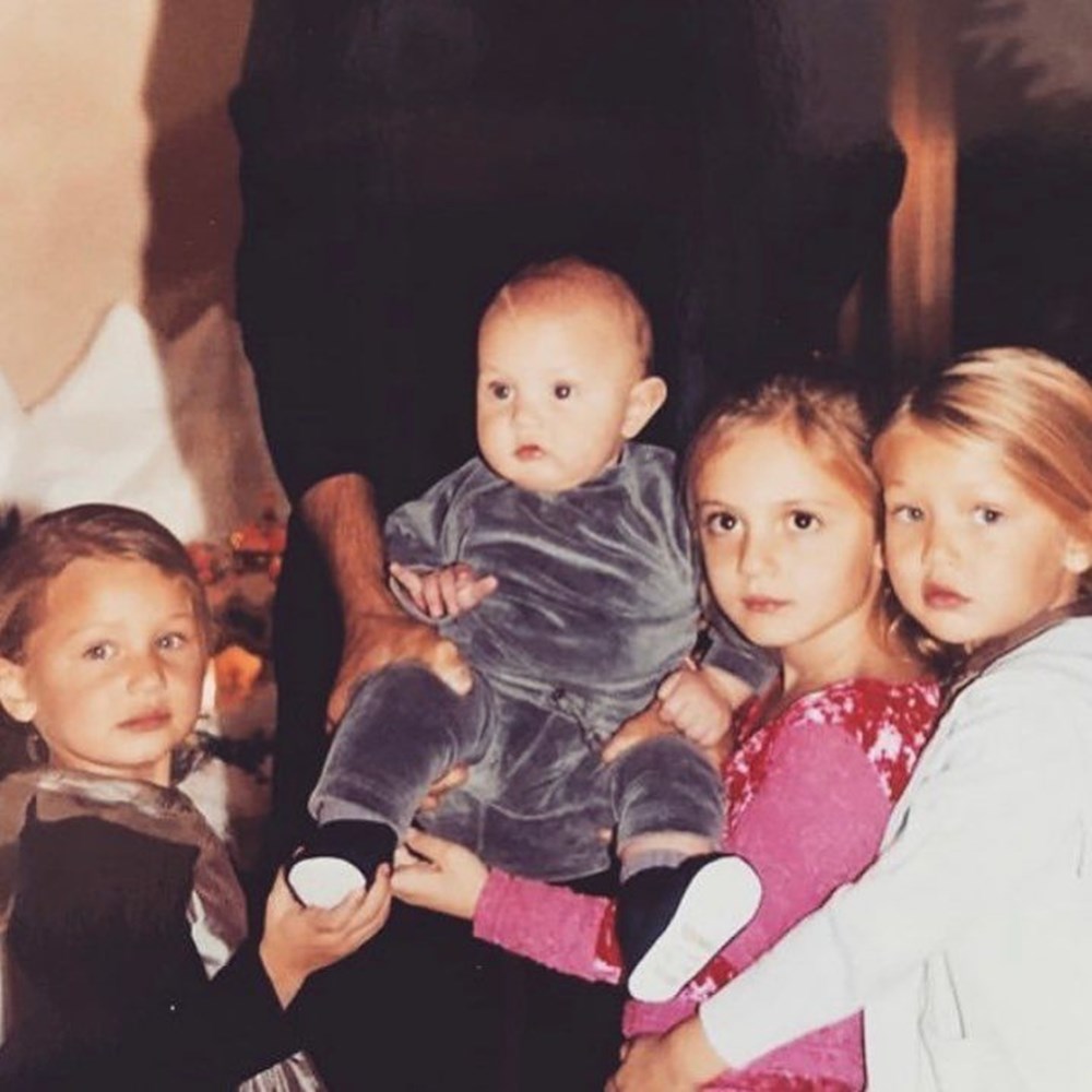 Dilan Çiçek Deniz geçmişe götürdü (Ünlülerin çocukluk ve gençlik halleri) - 337