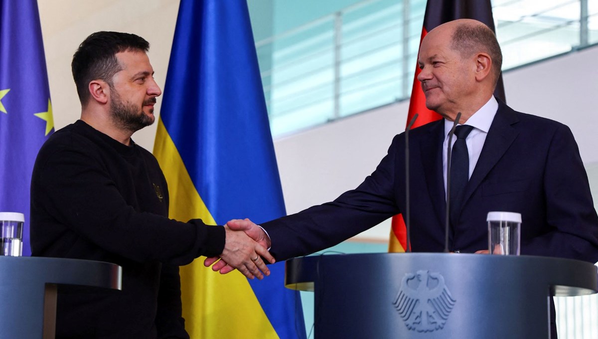 Almanya ile Ukrayna'dan 1.13 milyar euroluk savunma anlaşması Almanya ile Ukrayna'dan 1.13 milyar euroluk savunma anlaşması