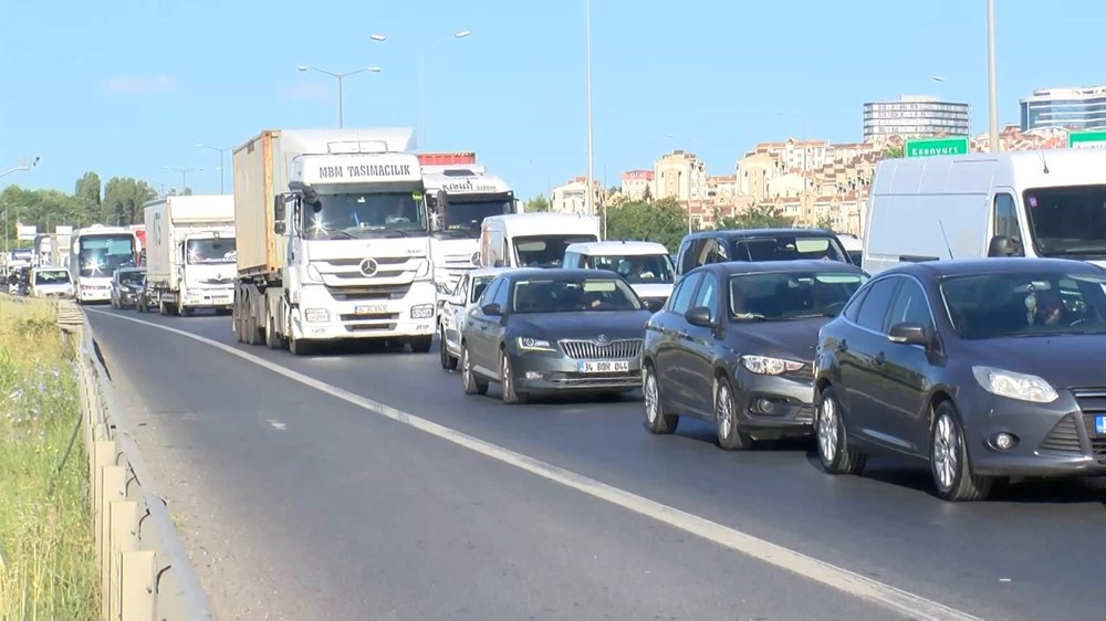 TEM Otoyolu'nda 15 araç birbirine girdi: Yaralılar var - 7