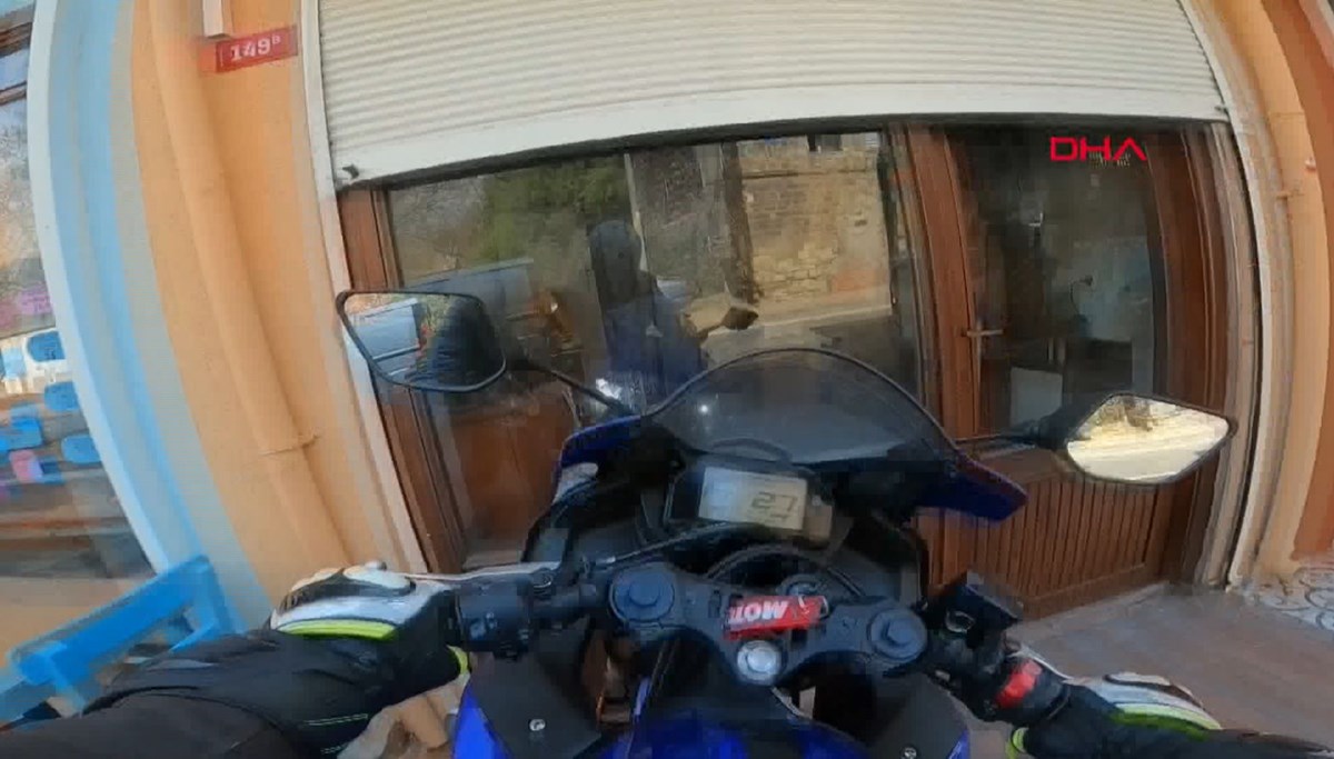 Motosiklet iş yerine girdi Motosiklet iş yerine girdi