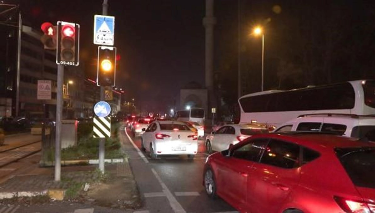 İstanbul'da yeni yılın ilk saatlerinde trafik yoğunluğu